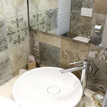 One Bedroom With Shared Pool Jacuzzi And Enclosed Garden At 2 Km Away From The *