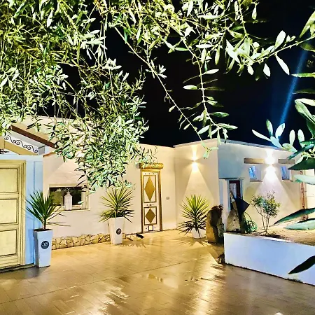 One Bedroom With Shared Pool Jacuzzi And Enclosed Garden At 2 Km Away From The アパート ソルソ